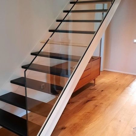 Brüstungsgeländer an einer Treppe